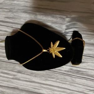 New Gold Pot Leaf Pendant on 24" Chain Necklace